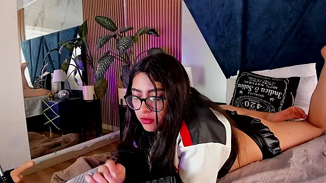 Olivia_Collinns1 Adlı Modelin Web Kamerası Şovu