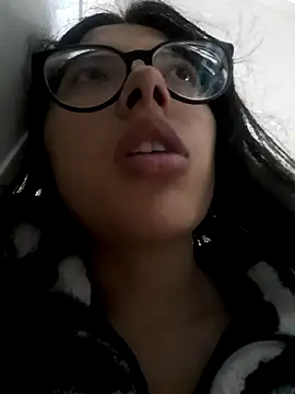 Czat XXX na żywo – Olivia_Collinns1