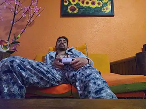 Show modela MexaCamGuy na web-kameri