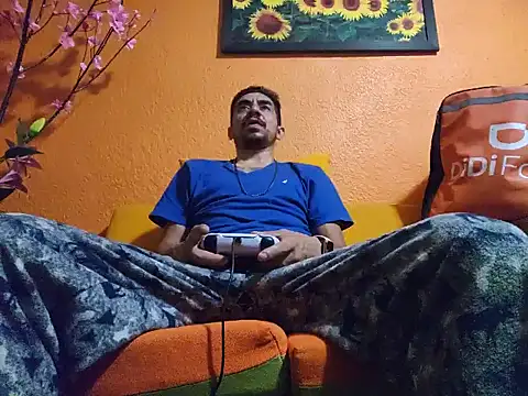 MexaCamGuy Show in webcam