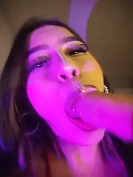 KITTYSQUIIRT's Webcam Show