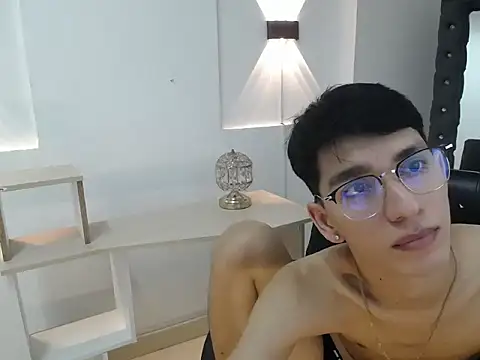 Nicolas_Rosenthal Show in webcam