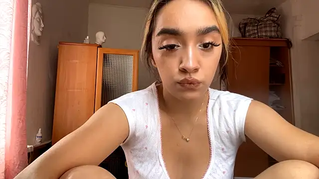 SoIiWetty live XXX chat