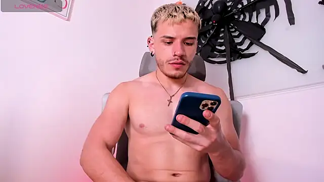 Show modela Lian_ferrer na web-kameri