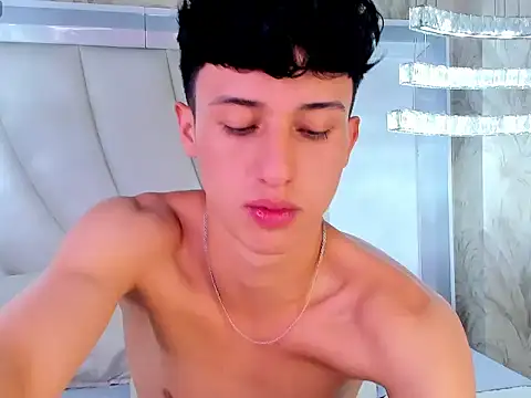 Thom_amees webcam show