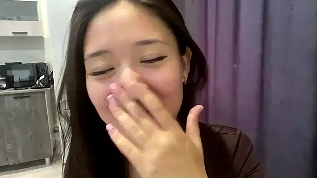 XXX chat uživo modela Mitsuki_Sutemi