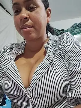 iamlatinaforevaのライブXXXチャット