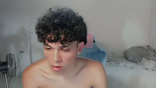 הופעת וובקאם של FUNNY_DICK_