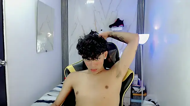 Pokazy przed kamerką – FUNNY_DICK_