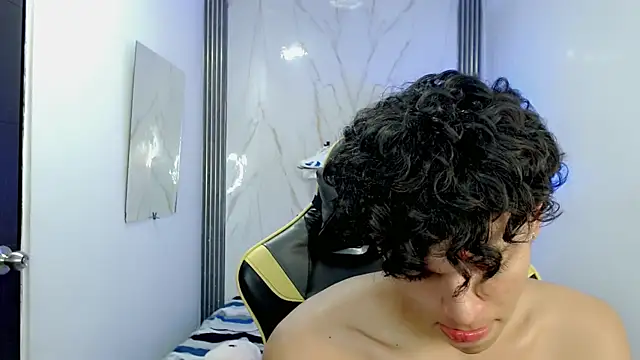 הופעת וובקאם של FUNNY_DICK_