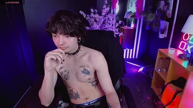 YoungHeartbroker – webcam-show