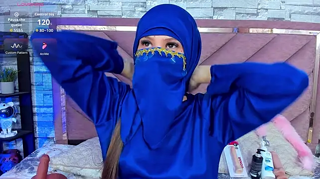 Show modela Zully_Mansur na web-kameri