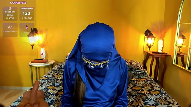 Zully_Mansur Show in webcam