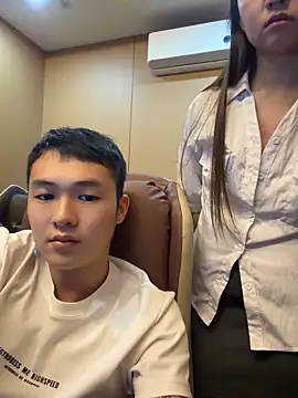 xiaoyang2005's Live XXX Chat
