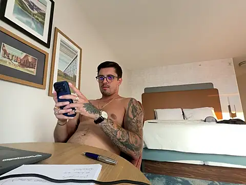 gatmandeep94n Webbikameraesitys