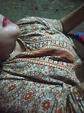 BADDIE_TEEN Adlı Modelin Canlı XXX Sohbeti