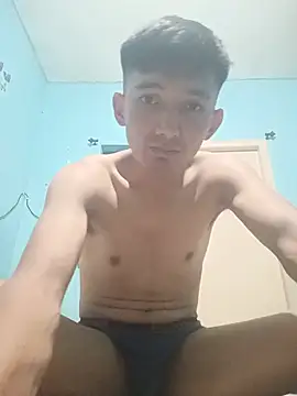Show modela passangtam na web-kameri