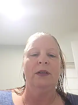 CanadianQueen1973 – webcam-show