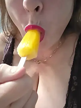 CanadianQueen1973's Webcam Show