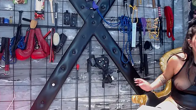 Roxy-Bdsm's Webcam Show