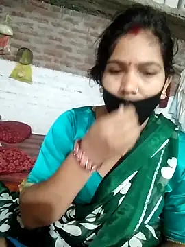 Indiansexycouple2 Show in webcam