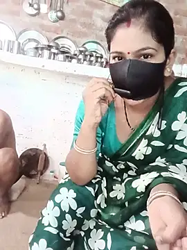 Show modela Indiansexycouple2 na web-kameri