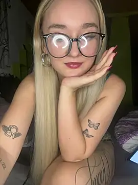 SexyyEmilyy Webcam Show