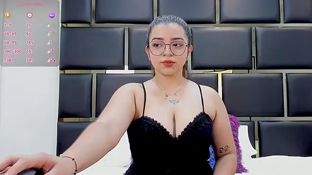 DanielaCapriles Live XXX-Chat
