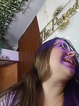 LunaDiaz999's Live XXX Chat