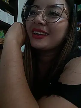 LunaDiaz999's Live XXX Chat