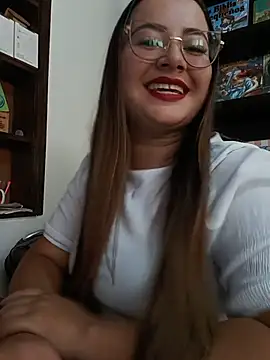 Chat +18 de LunaDiaz999 ao vivo