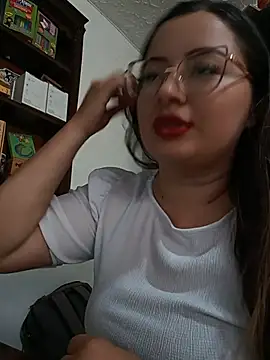 צ'אט XXX בשידור חי של LunaDiaz999
