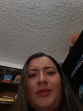 LunaDiaz999 XXX чат на живо