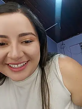 Chat +18 de LunaDiaz999 ao vivo