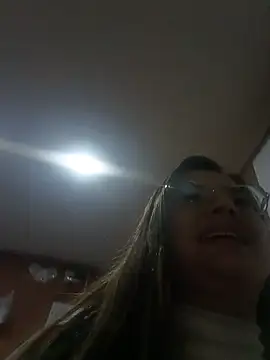 LunaDiaz999's Live XXX Chat