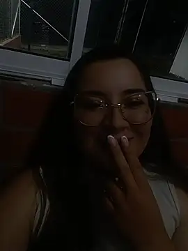 צ'אט XXX בשידור חי של LunaDiaz999