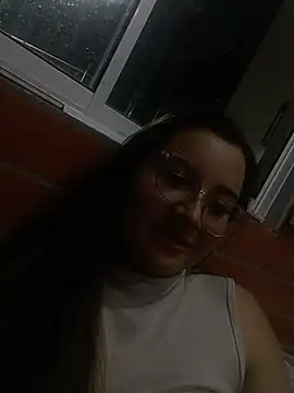 צ'אט XXX בשידור חי של LunaDiaz999