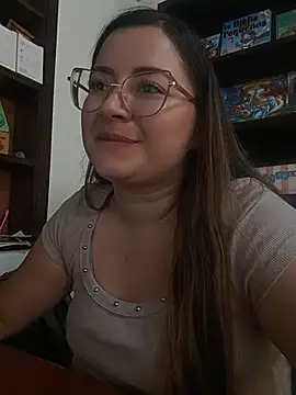 Chat +18 de LunaDiaz999 ao vivo