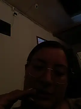 LunaDiaz999's Live XXX Chat