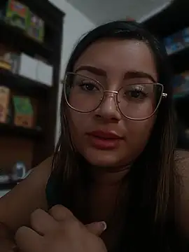 צ'אט XXX בשידור חי של LunaDiaz999