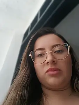 Chat +18 de LunaDiaz999 ao vivo
