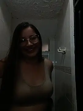 LunaDiaz999's Live XXX Chat