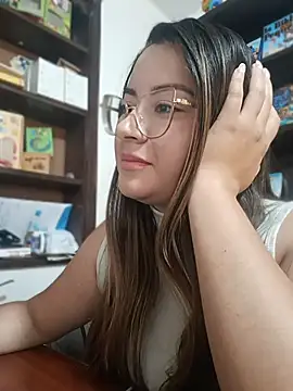 Chat +18 de LunaDiaz999 ao vivo