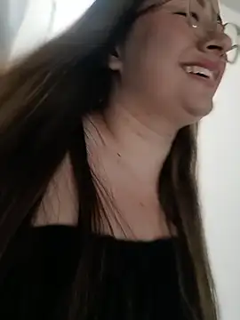 Chat +18 de LunaDiaz999 ao vivo