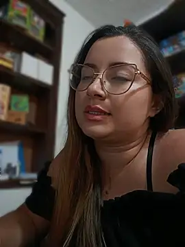 LunaDiaz999's Webcam Show
