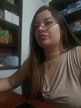 צ'אט XXX בשידור חי של LunaDiaz999