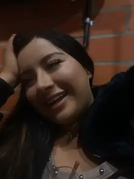 LunaDiaz999's Live XXX Chat