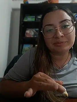 LunaDiaz999's Live XXX Chat