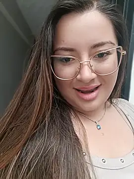LunaDiaz999's Live XXX Chat