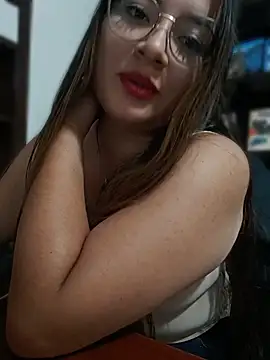 LunaDiaz999 Adlı Modelin Canlı XXX Sohbeti